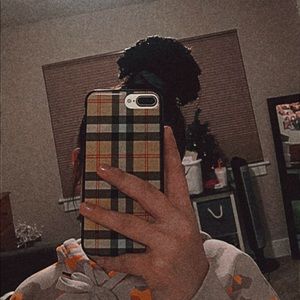 Meet your Posher, Cora